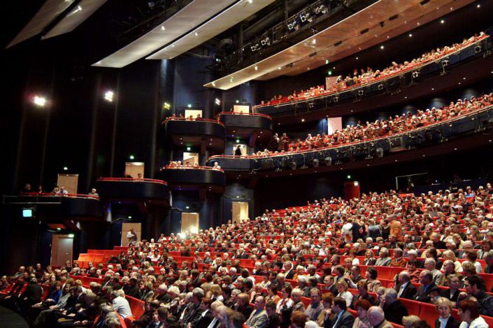Bild vom Publikum kurz vor eine Veranstaltung © Metropol Theater Bremen