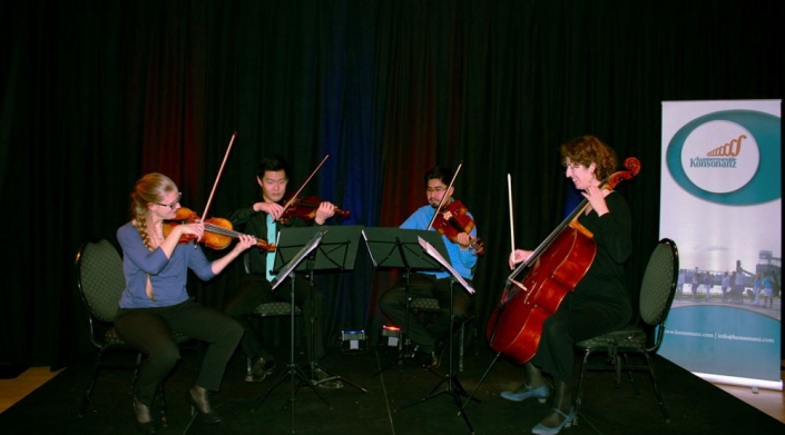 Violine 1 - Karoline Ott, Violine 2 - Yuntao Shi, Viola - Francisco Fernández, Violoncello - Kate Green