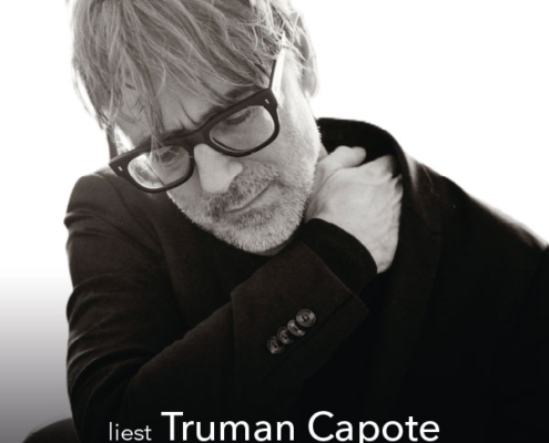 Plakatmotiv für Lesung mit musikalischer Begleitung Jens Harzer liest Truman Capote Weihnachtserinnerungen im Metropol Theater Bremen